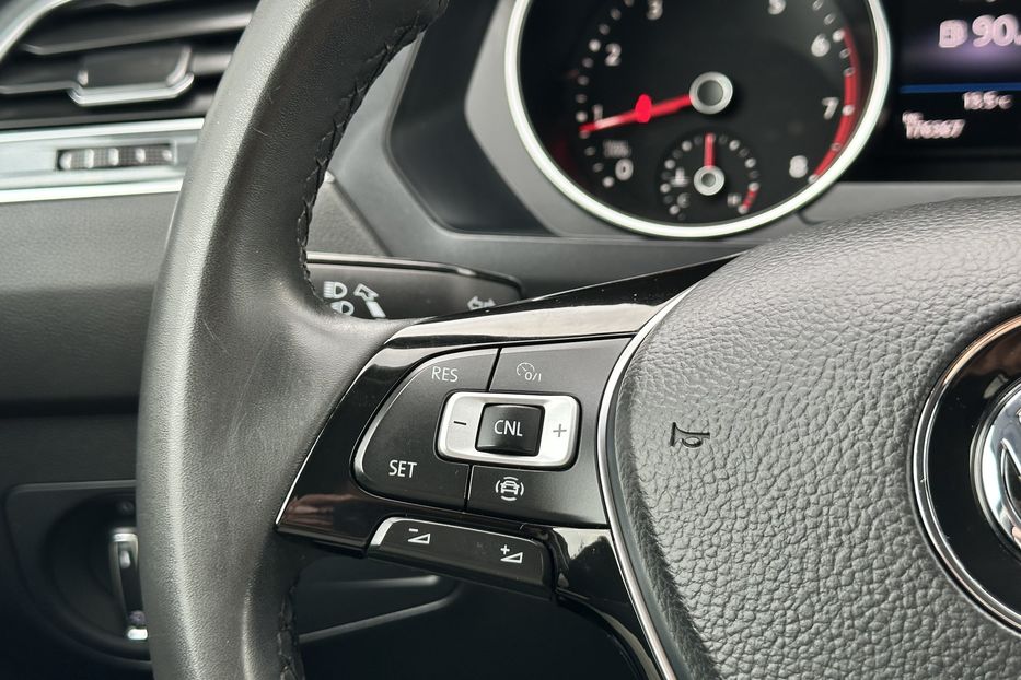 Продам Volkswagen Tiguan SE 2020 года в Луцке