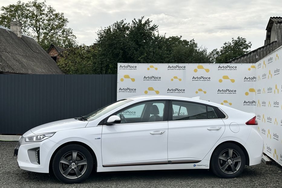 Продам Hyundai Ioniq 28 квт 2016 года в Луцке