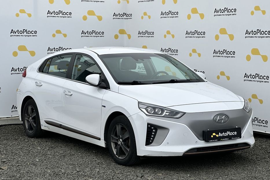 Продам Hyundai Ioniq 28 квт 2016 года в Луцке