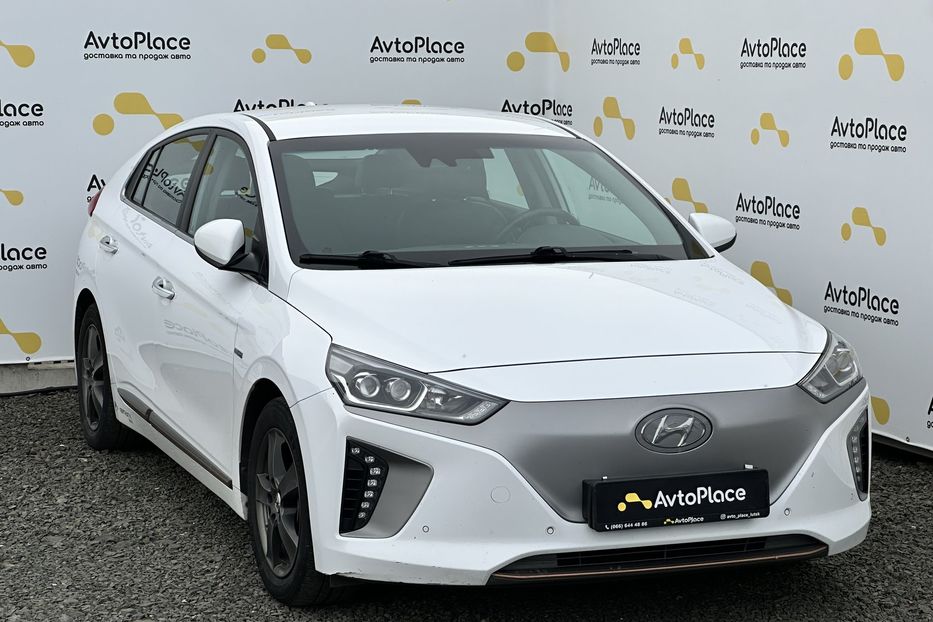 Продам Hyundai Ioniq 28 квт 2016 года в Луцке