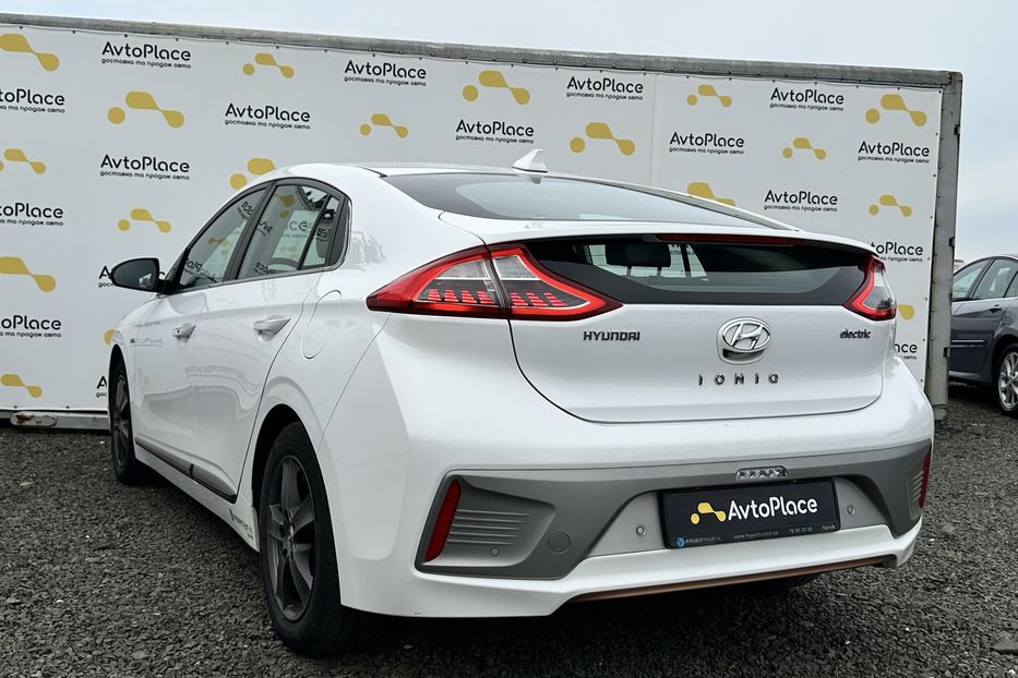 Продам Hyundai Ioniq 28 квт 2016 года в Луцке