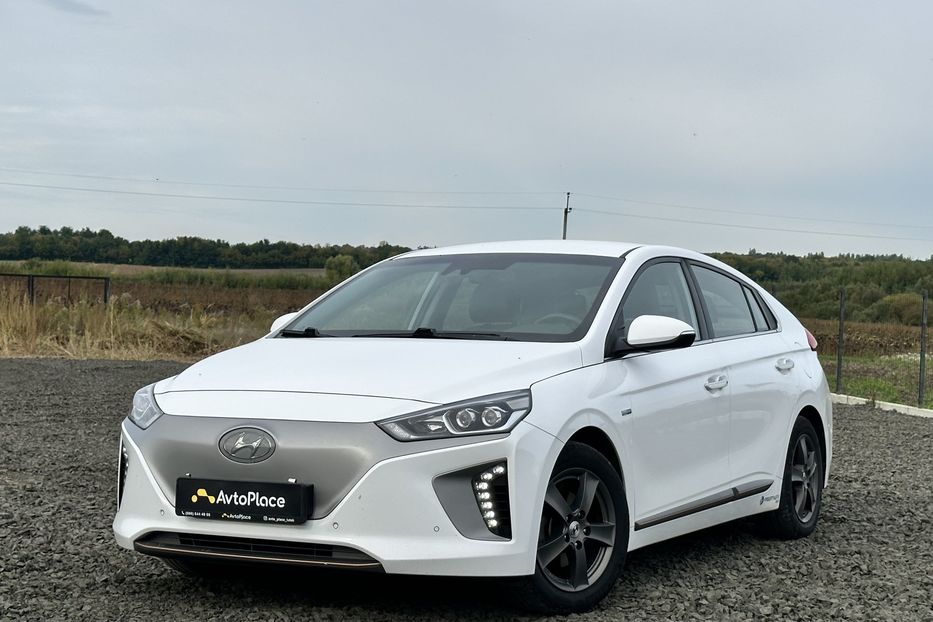 Продам Hyundai Ioniq 28 квт 2016 года в Луцке