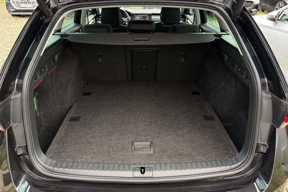 Продам Skoda Octavia А8 2.0 TDI 150к. FULL LED 2022 года в Львове