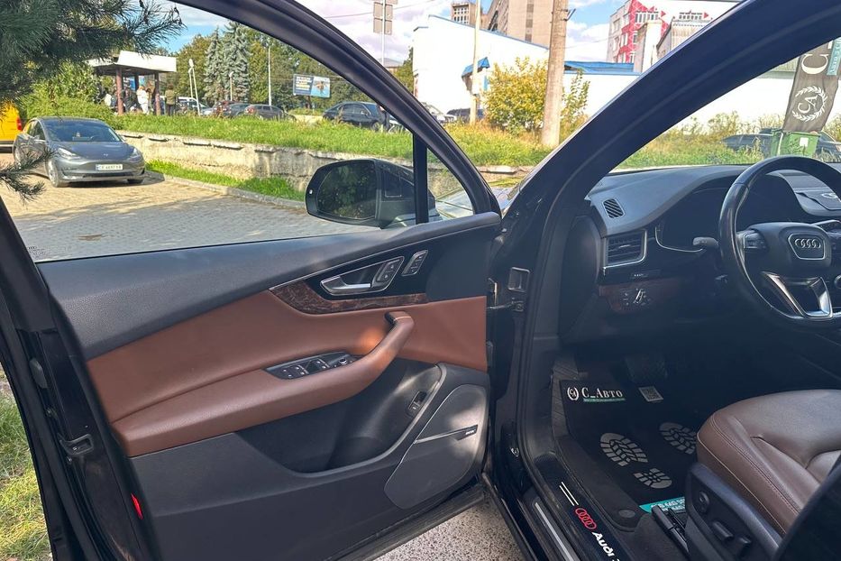 Продам Audi Q7 2017 года в Черновцах