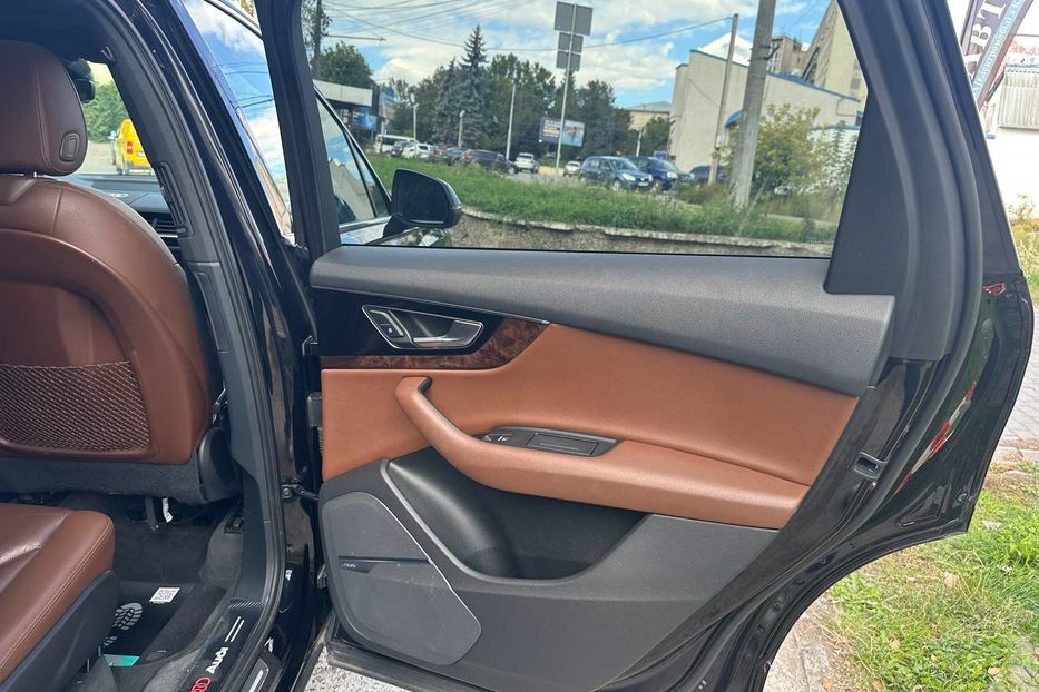 Продам Audi Q7 2017 года в Черновцах