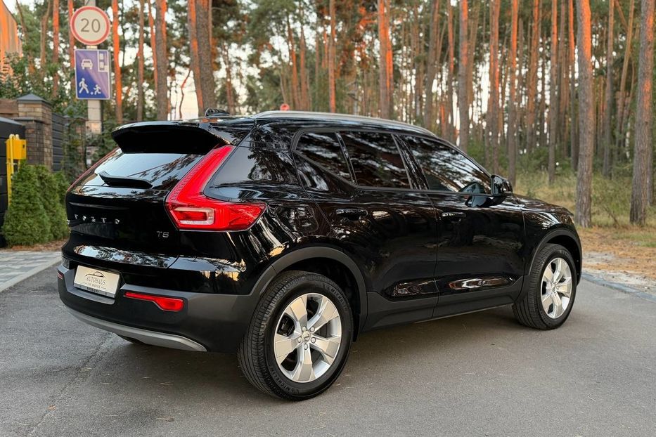 Продам Volvo XC60 XC40, T5 Momentum 2021 года в Киеве