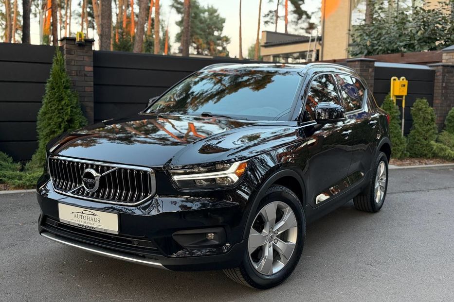 Продам Volvo XC60 XC40, T5 Momentum 2021 года в Киеве
