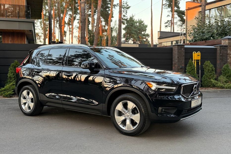 Продам Volvo XC60 XC40, T5 Momentum 2021 года в Киеве