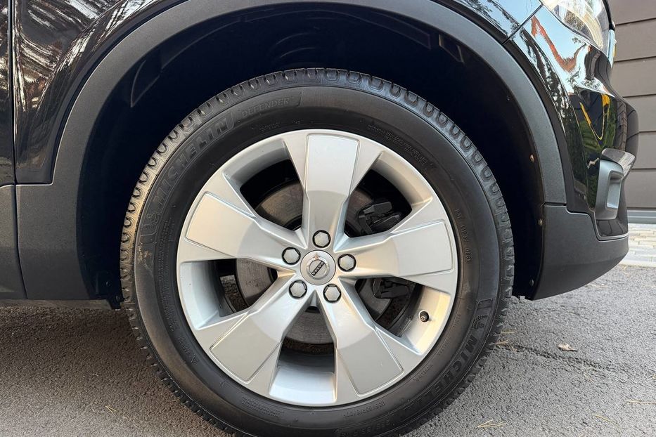 Продам Volvo XC60 XC40, T5 Momentum 2021 года в Киеве