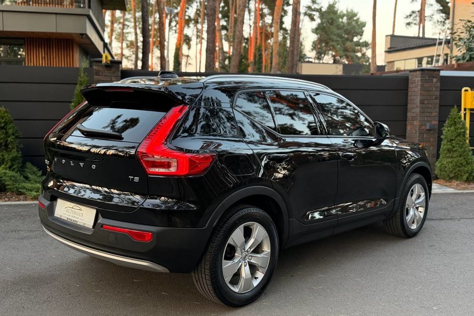 Продам Volvo XC60 XC40, T5 Momentum 2021 года в Киеве