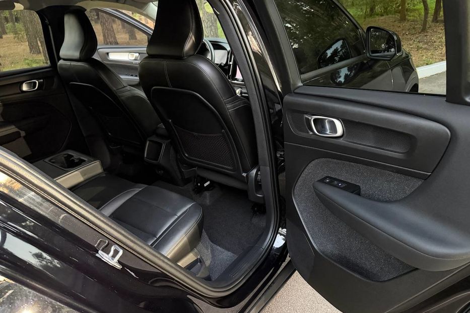 Продам Volvo XC60 XC40, T5 Momentum 2021 года в Киеве