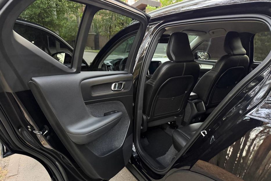 Продам Volvo XC60 XC40, T5 Momentum 2021 года в Киеве