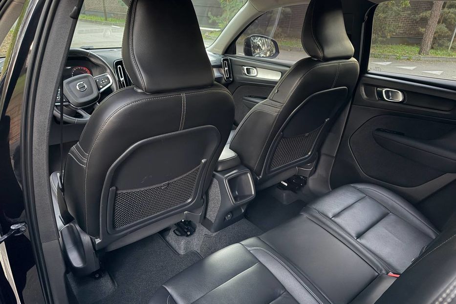 Продам Volvo XC60 XC40, T5 Momentum 2021 года в Киеве