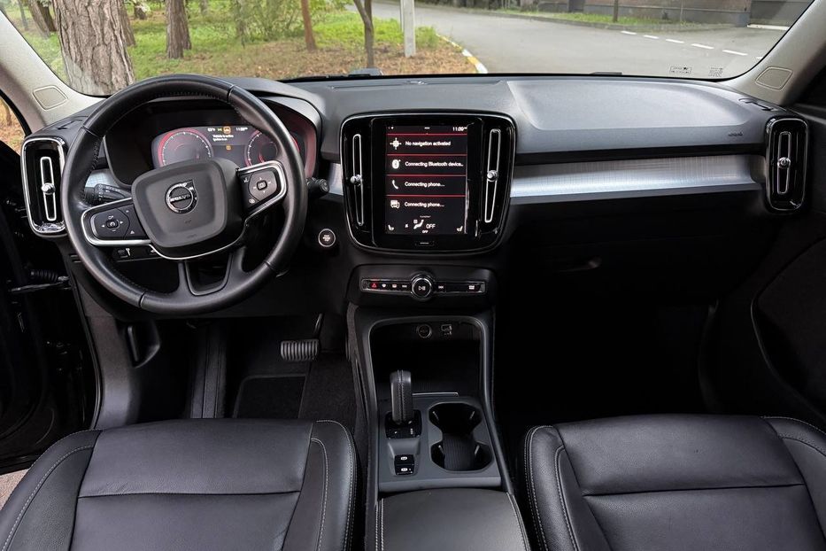 Продам Volvo XC60 XC40, T5 Momentum 2021 года в Киеве