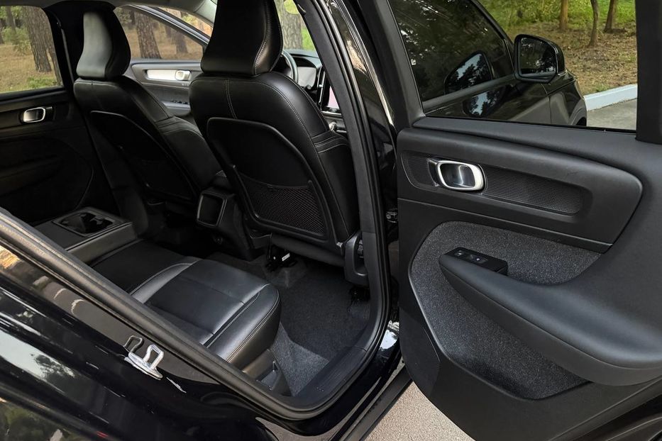 Продам Volvo XC60 XC40, T5 Momentum 2021 года в Киеве