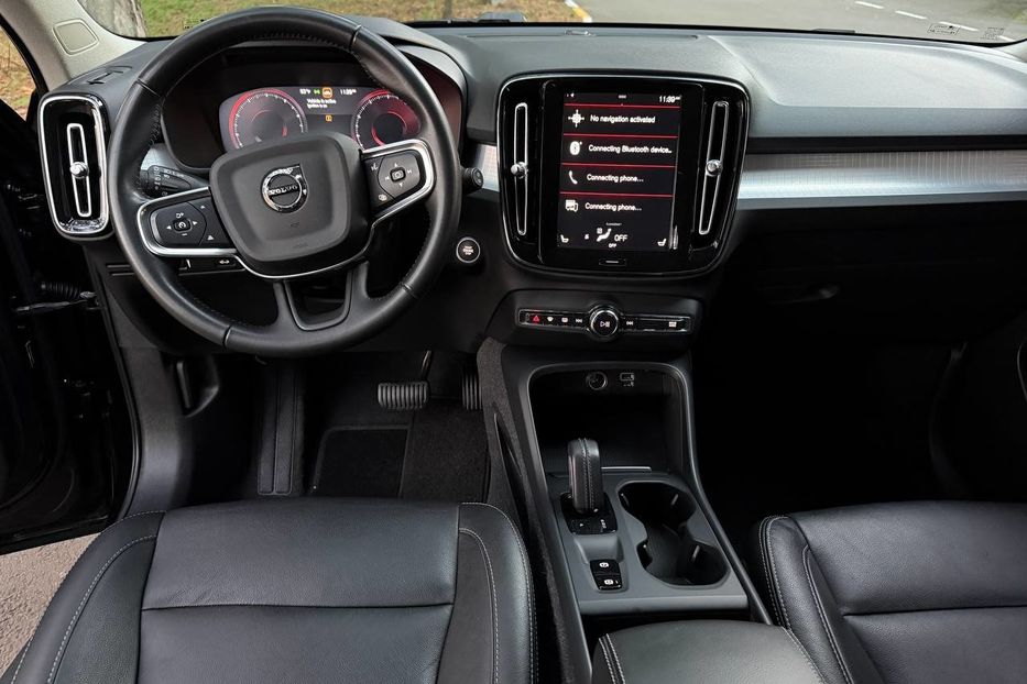 Продам Volvo XC60 XC40, T5 Momentum 2021 года в Киеве