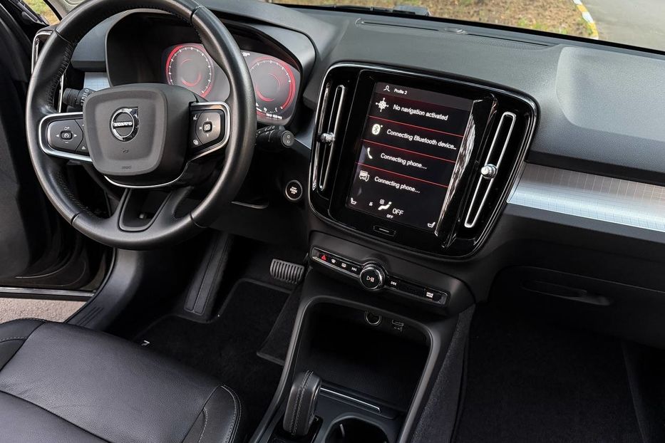 Продам Volvo XC60 XC40, T5 Momentum 2021 года в Киеве
