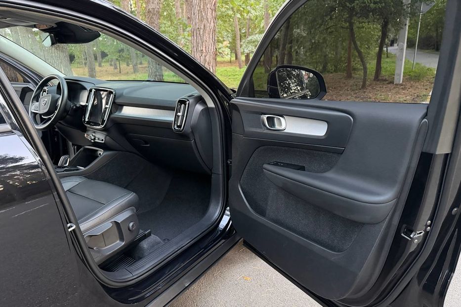 Продам Volvo XC60 XC40, T5 Momentum 2021 года в Киеве