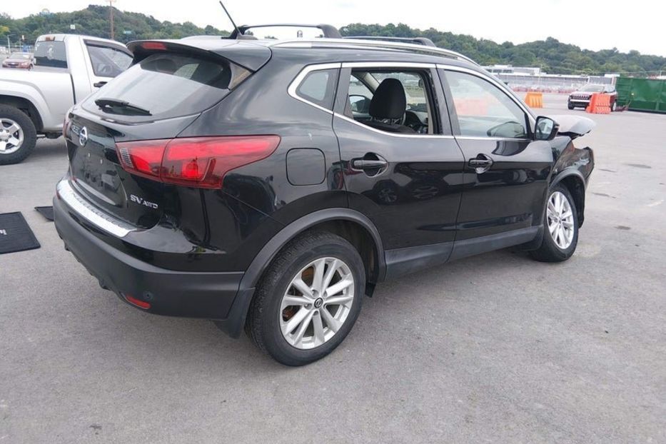 Продам Nissan Rogue Sport 2019 года в Львове