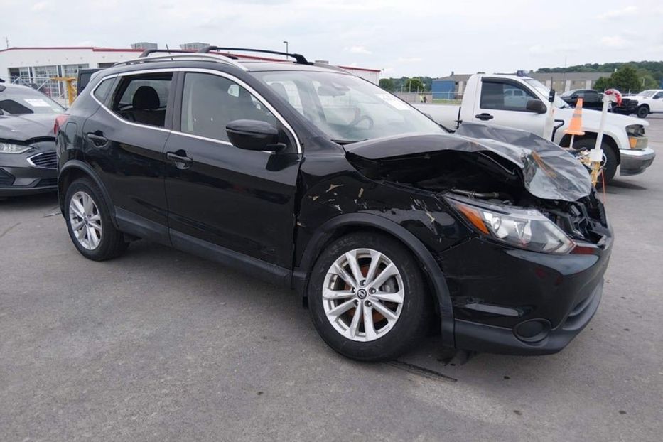 Продам Nissan Rogue Sport 2019 года в Львове