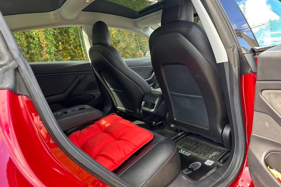 Продам Tesla Model 3 Long Range 2019 года в Черновцах