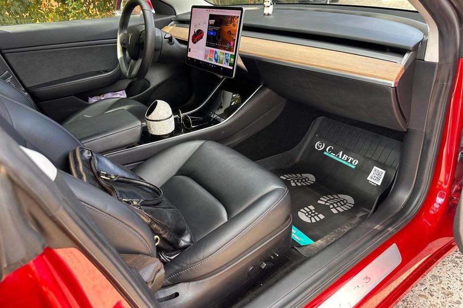 Продам Tesla Model 3 Long Range 2019 года в Черновцах