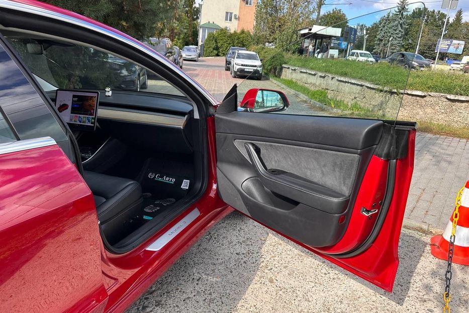 Продам Tesla Model 3 Long Range 2019 года в Черновцах