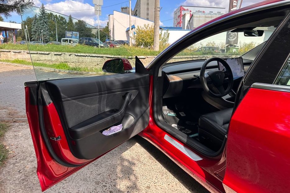Продам Tesla Model 3 Long Range 2019 года в Черновцах