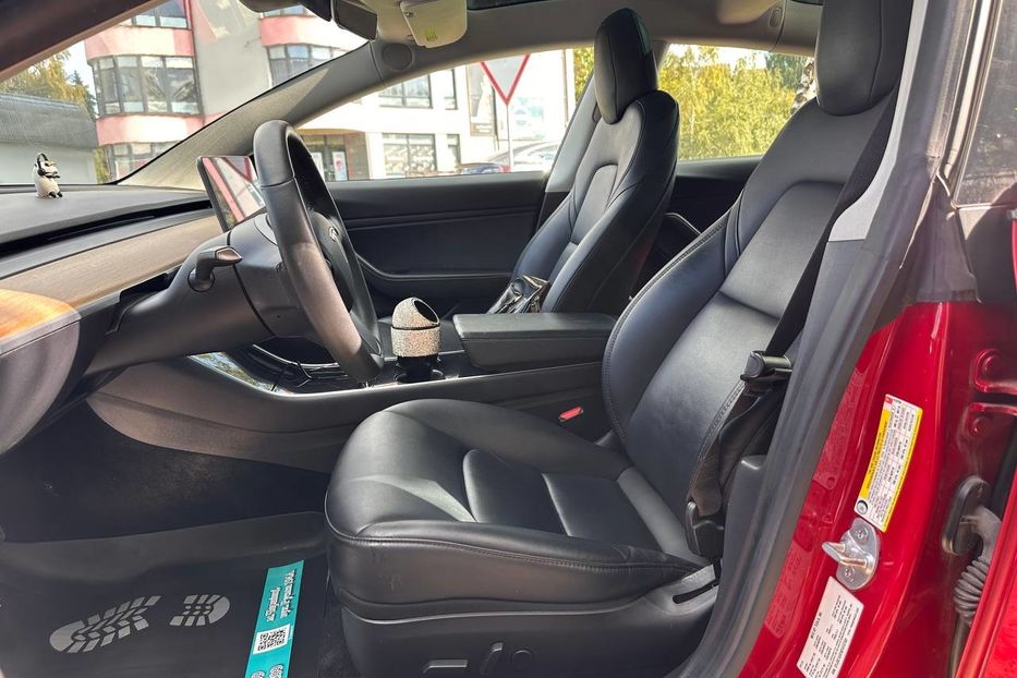 Продам Tesla Model 3 Long Range 2019 года в Черновцах
