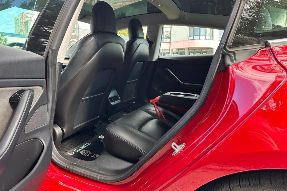 Продам Tesla Model 3 Long Range 2019 года в Черновцах