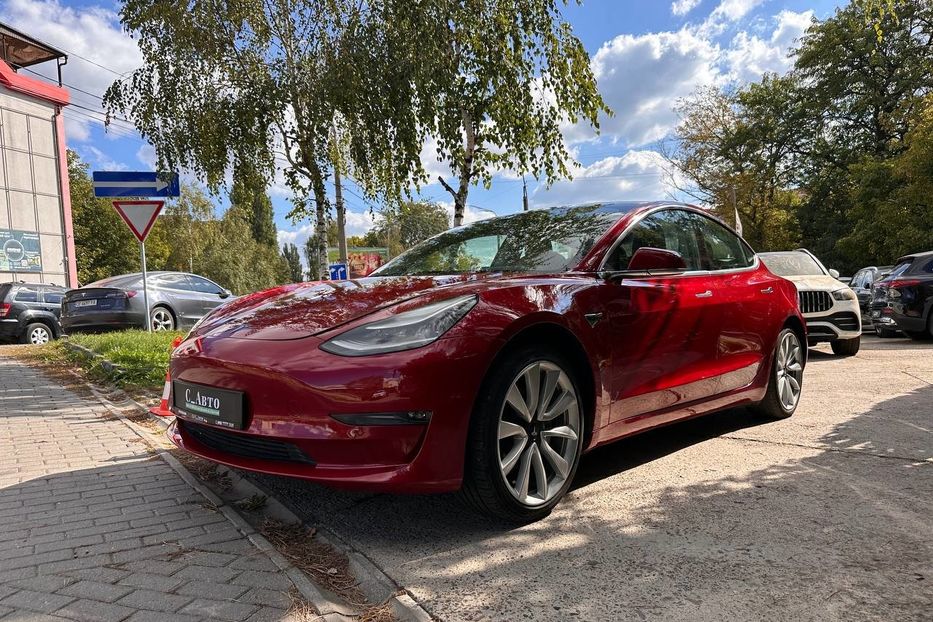 Продам Tesla Model 3 Long Range 2019 года в Черновцах