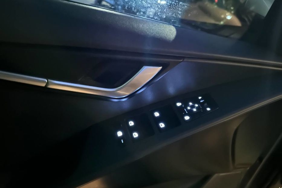 Продам Kia Niro 2024 года в Черновцах