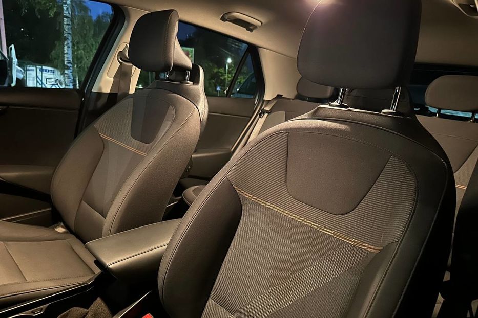 Продам Kia Niro 2024 года в Черновцах