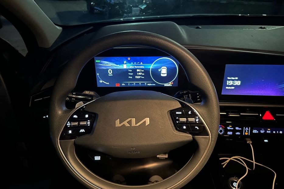 Продам Kia Niro 2024 года в Черновцах