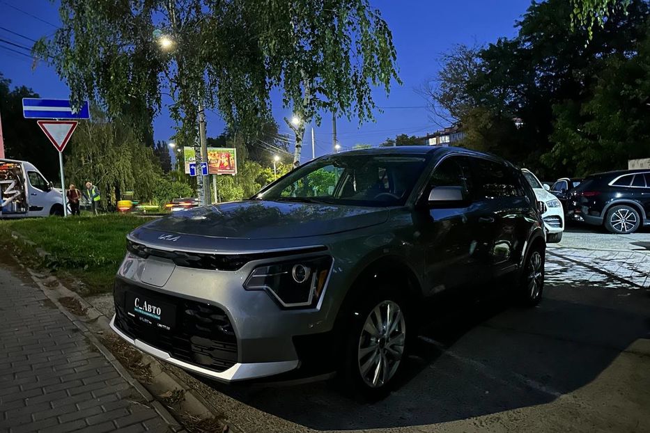 Продам Kia Niro 2024 года в Черновцах