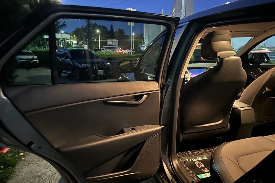 Продам Kia Niro 2024 года в Черновцах