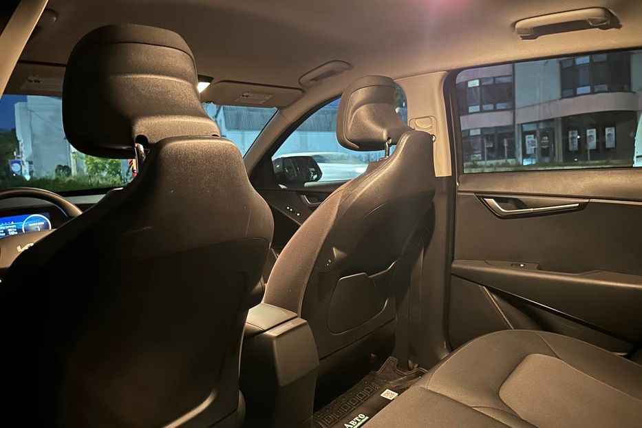 Продам Kia Niro 2024 года в Черновцах