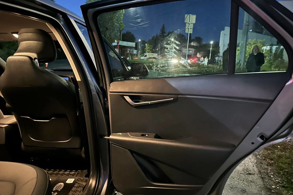 Продам Kia Niro 2024 года в Черновцах