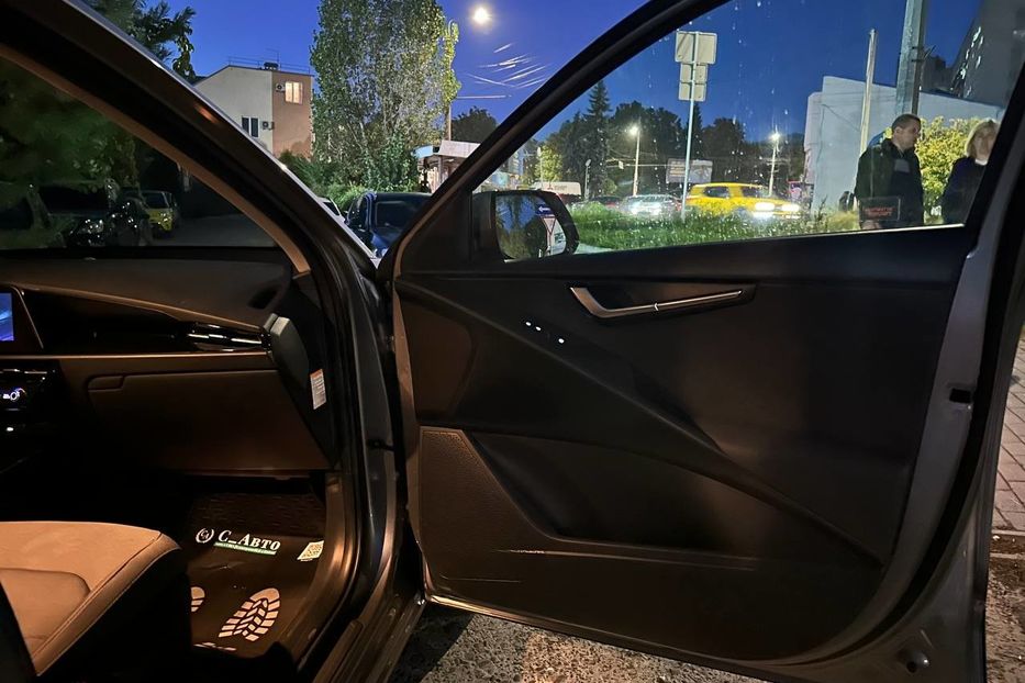Продам Kia Niro 2024 года в Черновцах