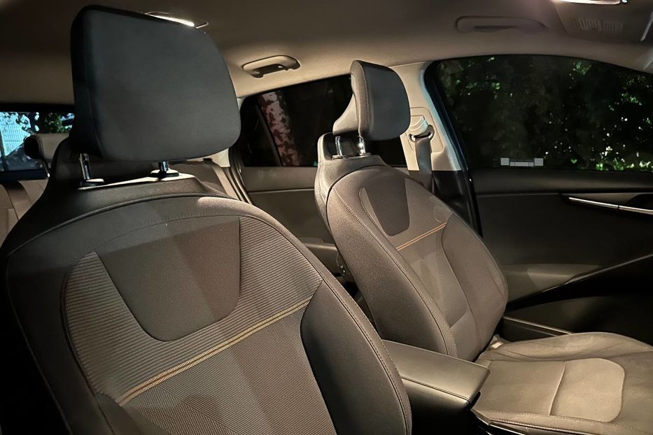 Продам Kia Niro 2024 года в Черновцах