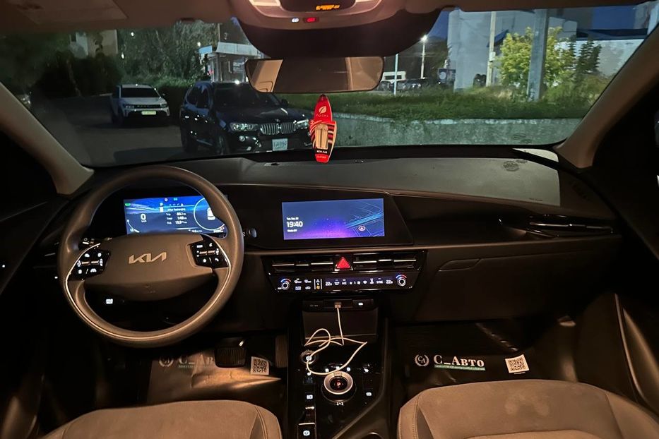 Продам Kia Niro 2024 года в Черновцах