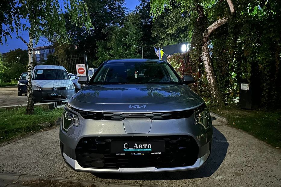 Продам Kia Niro 2024 года в Черновцах