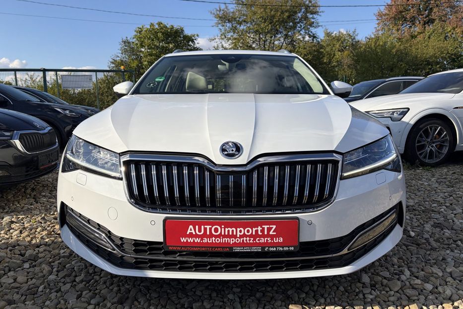 Продам Skoda Superb 2.0 TDI 150к.с FULL LED 2022 года в Львове