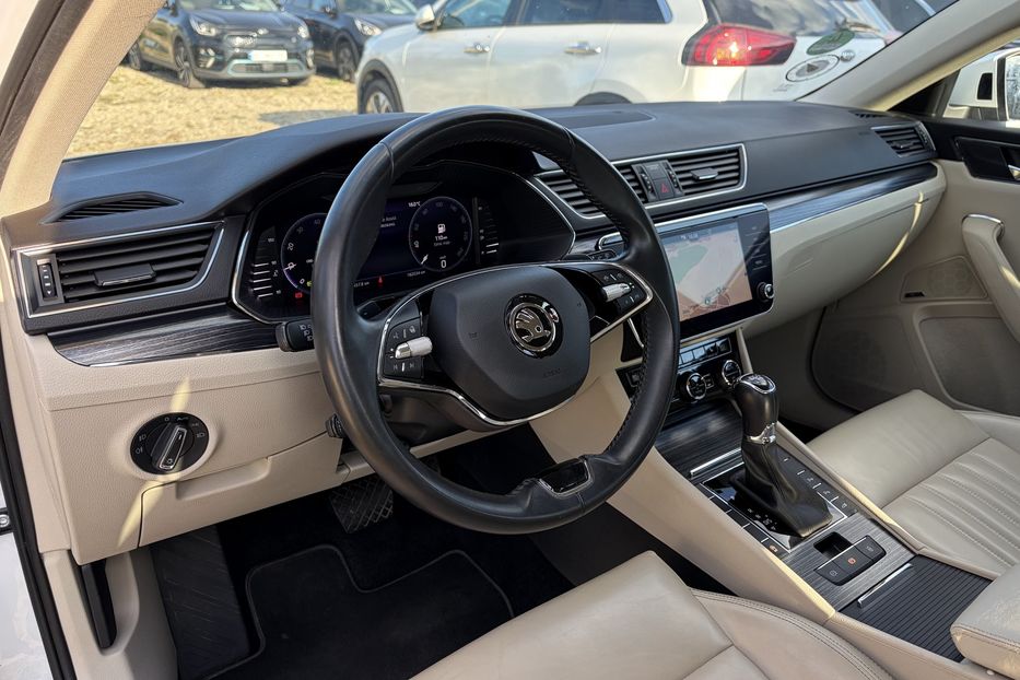 Продам Skoda Superb 2.0 TDI 150к.с FULL LED 2022 года в Львове