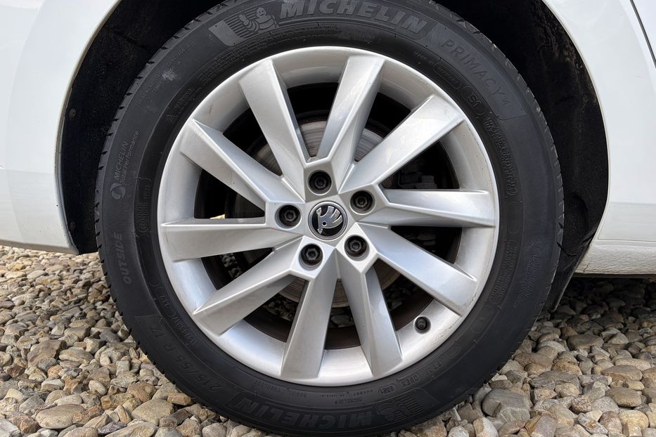 Продам Skoda Superb 2.0 TDI 150к.с FULL LED 2022 года в Львове