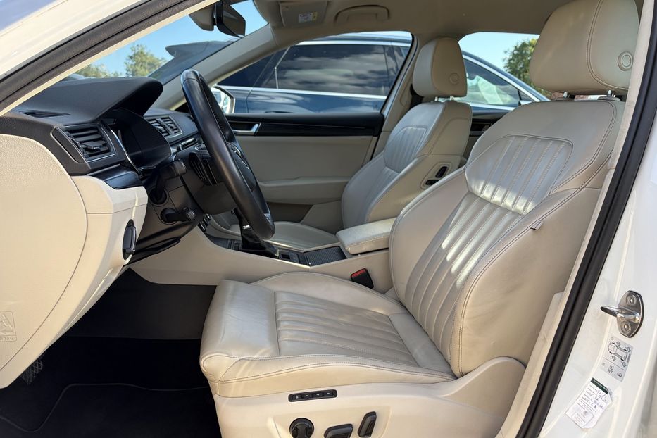 Продам Skoda Superb 2.0 TDI 150к.с FULL LED 2022 года в Львове
