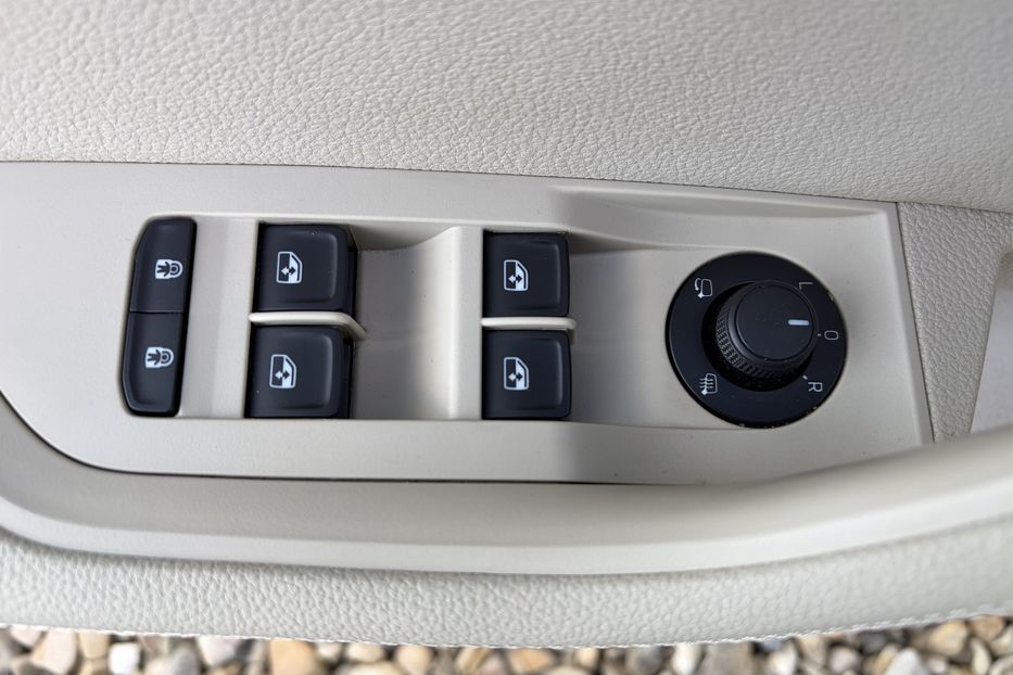 Продам Skoda Superb 2.0 TDI 150к.с FULL LED 2022 года в Львове