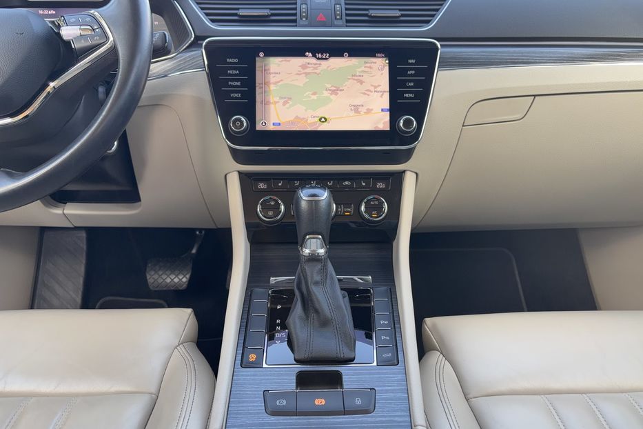 Продам Skoda Superb 2.0 TDI 150к.с FULL LED 2022 года в Львове
