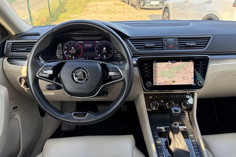 Продам Skoda Superb 2.0 TDI 150к.с FULL LED 2022 года в Львове