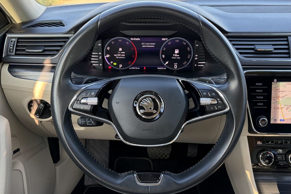Продам Skoda Superb 2.0 TDI 150к.с FULL LED 2022 года в Львове